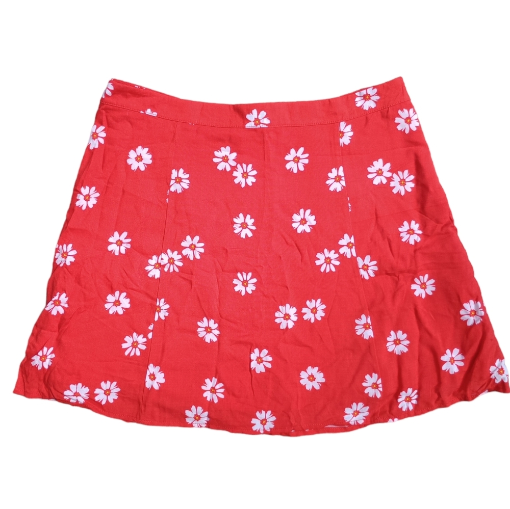 NWT Red Daisy Floral Print Mini Circle Skater Skirt Size Medium